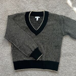 Nine West Black and Gold V-Neck Sweater